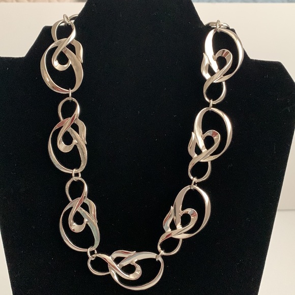 VTG 90’s AVON Silver Tone Spiral Necklace 17 1/2” Fish Hook Clasp Shiny - Picture 8 of 10